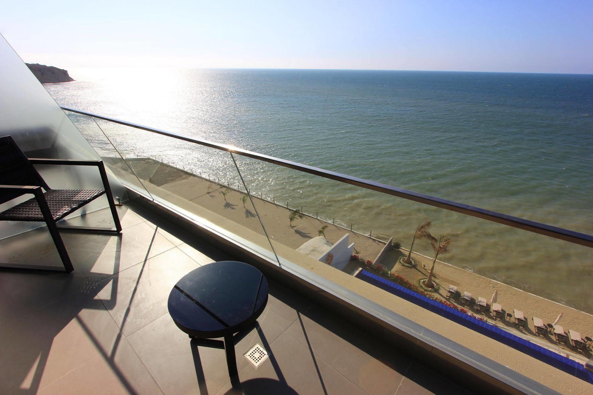 Hotel Poseidon Manta Luaran gambar