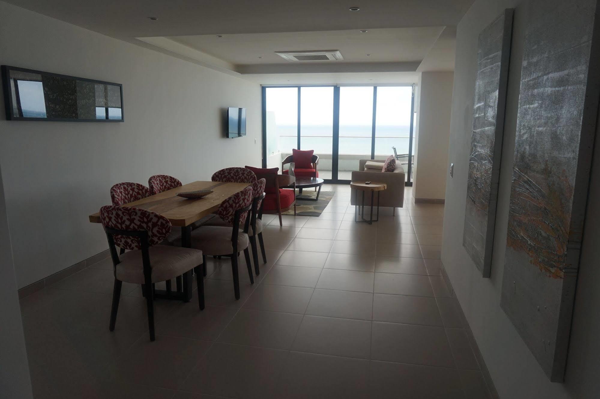 Hotel Poseidon Manta Luaran gambar