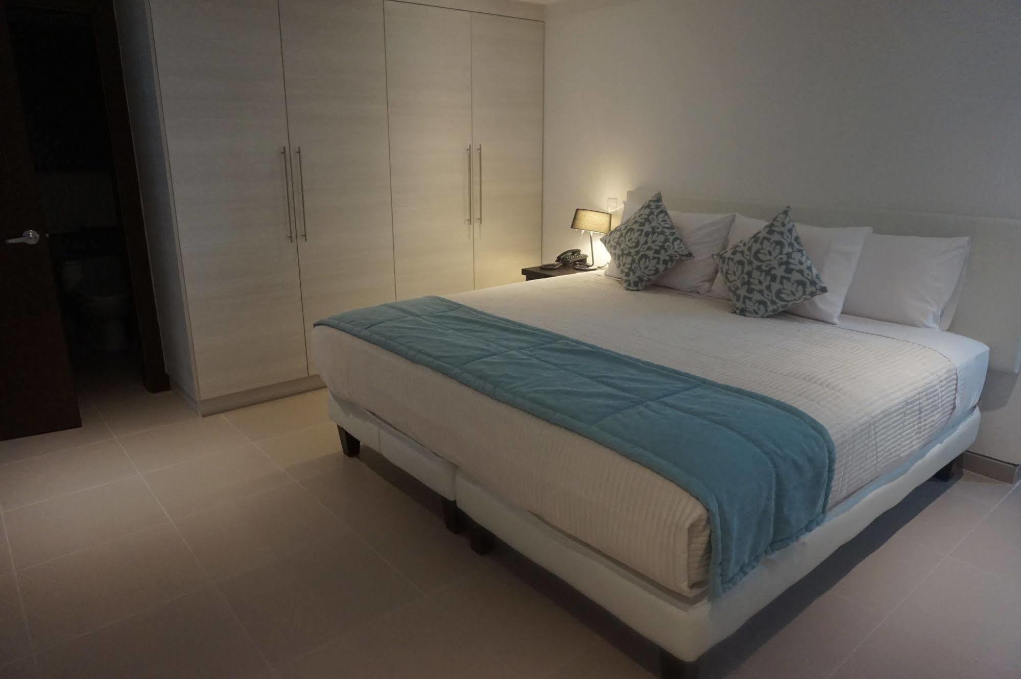 Hotel Poseidon Manta Luaran gambar