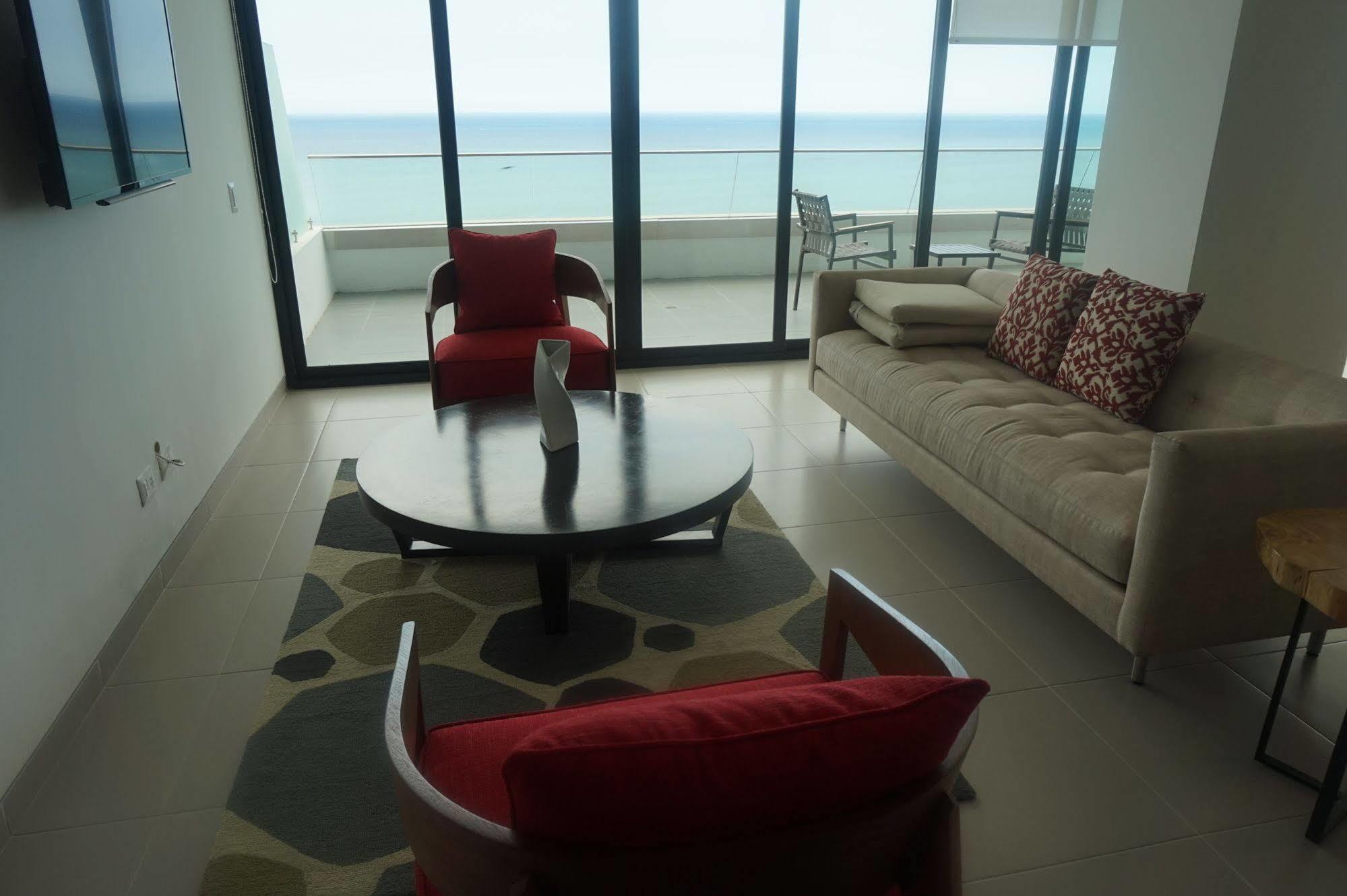 Hotel Poseidon Manta Luaran gambar